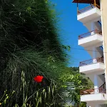 Eden * Sarandë