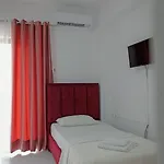 Eden Apartment *
