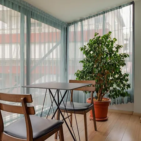 Eden Apartment *