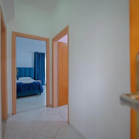 Eden Apartment *