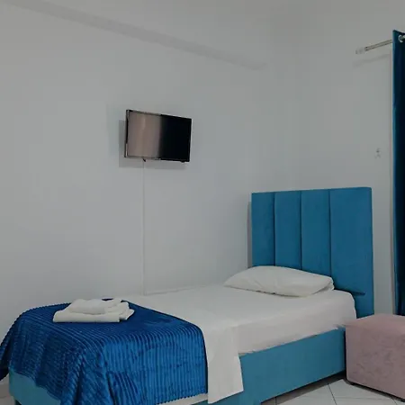 Eden Apartment *