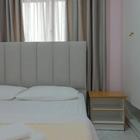 Eden Apartment *